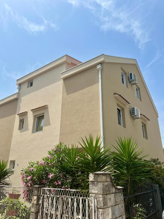 Apartmani Bekonja ติวัต ภายนอก รูปภาพ