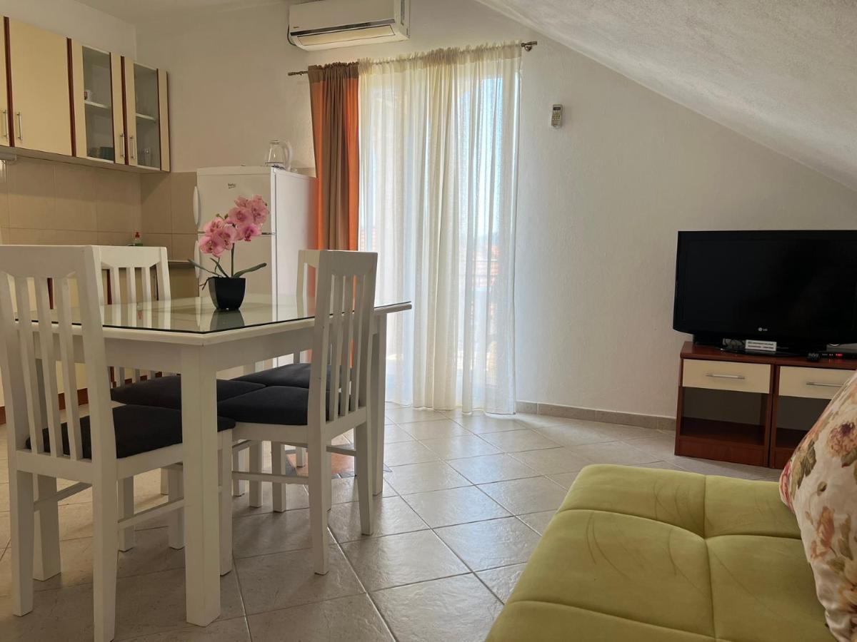 Apartmani Bekonja ติวัต ภายนอก รูปภาพ